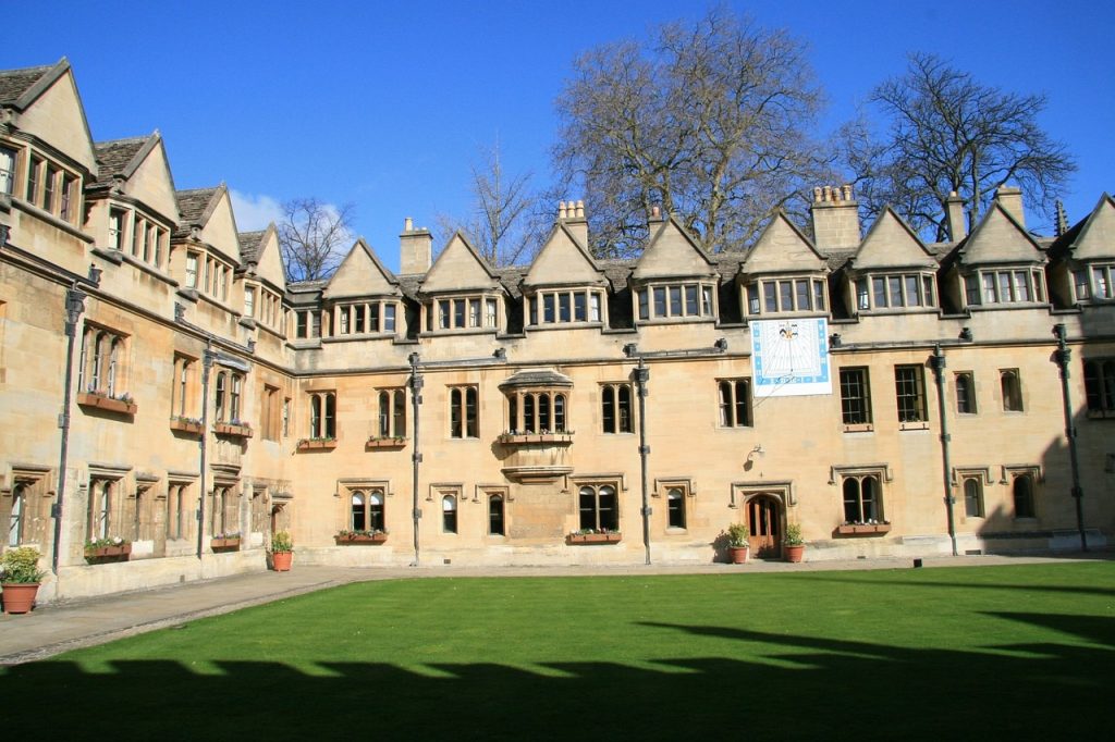 oxford, england, courtyard-315985.jpg